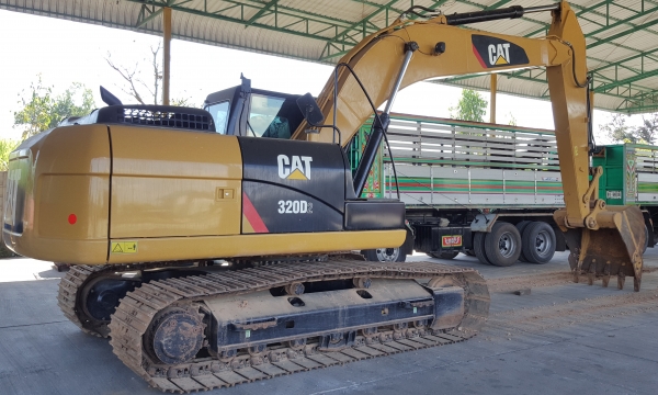 ขาย CAT 320D2 รุ่นล่าสุด ขาย CAT 320D2 รุ่นล่าสุด