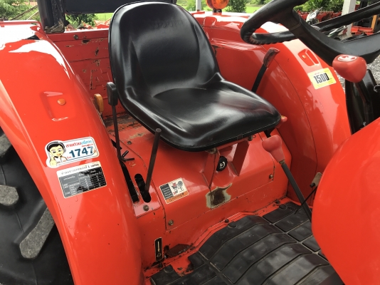 ขายรถไถคูโบต้า L4708DT ใช้งาน 762 ชั่วโมง อุปกรณ์ใบดันหน้าและโลเตอร์รีจอบหมุน ราคา 398,000 บาท รถสวย ทุกระบบสมบูรณ์ สนใจโทร 081-9136451 ขอดูรูปเพิ่มเติมได้ทาง line:bow6451 ค่ะ  ราคาพร้อมจัดส่งฟรีค่ะ