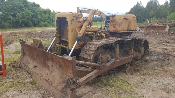 ขายตามสภาพ แทรคเตอร์ CAT D6C เครื่องอุปกรณ์ขาดตามรูป เกียร์ ช่วงล่างครบ เอกสารใบซื้อขาย ราคาต่อรองได้