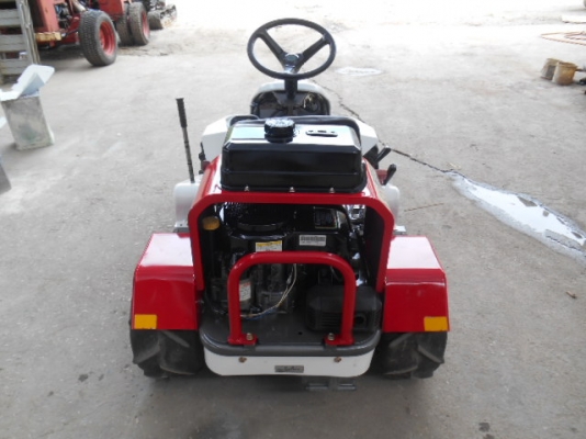 รถตัดหญ้า OREC RM82B 11 แรง พร้อมใช้งาน