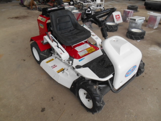 รถตัดหญ้า OREC RM82B 11 แรง พร้อมใช้งาน