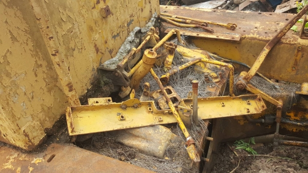 ขายตามสภาพ แทรคเตอร์ CAT D6C ไม่มีเกียร์ อุปกรณ์ตามรูปครับ เอกสารใบซื้อขาย