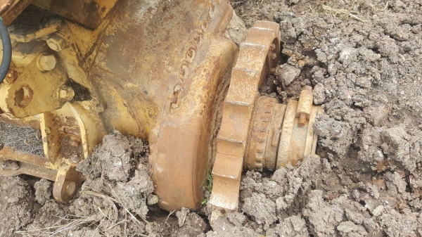 ขายตามสภาพ แทรคเตอร์ CAT D6C ไม่มีเกียร์ อุปกรณ์ตามรูปครับ เอกสารใบซื้อขาย