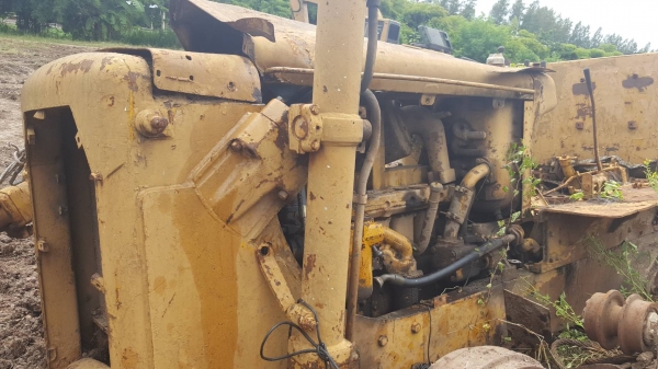 ขายตามสภาพ แทรคเตอร์ CAT D6C ไม่มีเกียร์ อุปกรณ์ตามรูปครับ เอกสารใบซื้อขาย