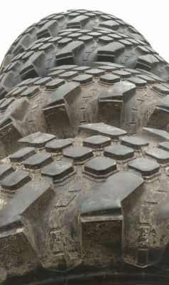 ขายยางลุยๆ 33x10.5 R 15 ปี 16 พร้อมล้อสวยๆ