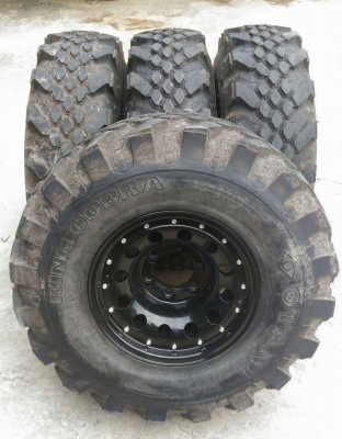 ขายยางลุยๆ 33x10.5 R 15 ปี 16 พร้อมล้อสวยๆ