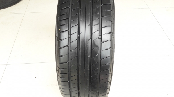 ยาง185/55/15 ปี12/2, 13/2  DUNLOP SP SPORT230  4 เส้น