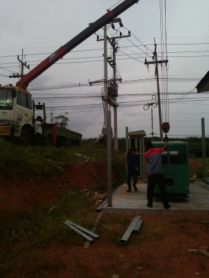 เครื่องปั่นไฟcummins100kva.