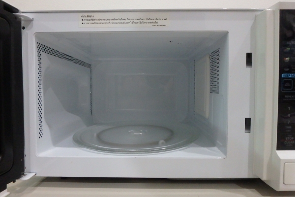 ไมโครเวฟ LG รุ่น MS2448BKW ขนาด 24 ลิตร สภาพใหม่ มีโถอบ