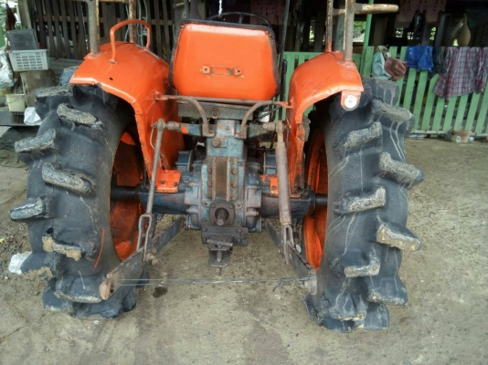 รถไถนาคูโบต้ารุ่นL2200เพลาตรงล้อใหญ่คับ รถไถนาคูโบต้ารุ่นL2200เพลาตรงล้อใหญ่คับ
