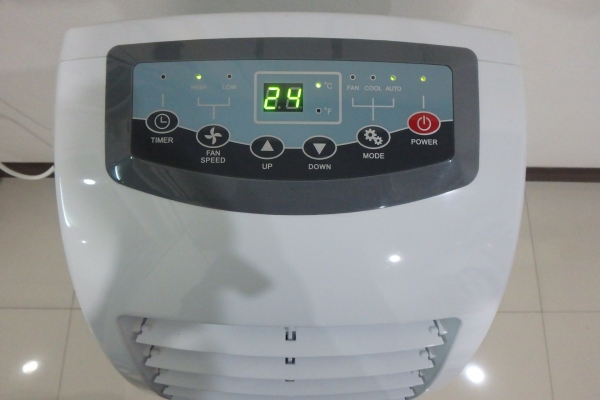 เครื่องปรับอากาศเคลื่อนที่ Aconatic รุ่น AN-PAC09L ขนาด 9,000 บีทียู มีรีโมท สภาพใหม่มาก