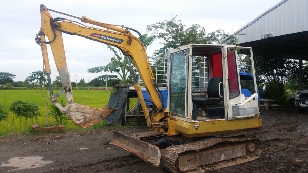 PC40-5 มีหัวเก๋ง พร้อมใช้ สภาพดีช่วงล่างเต็ม