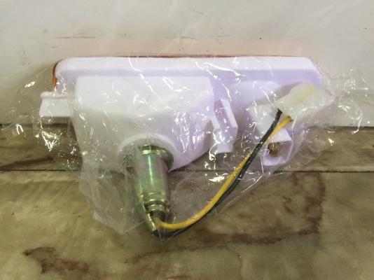 ขายไฟเลี้ยวกันขนหน้ารถยนต์ DAIHATSU รุ่น MIRA L80 เดิมๆ
