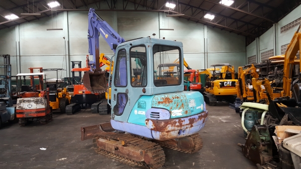 ขาย รถขุด HITACHI รุ่น EX35 มือสองญี่ปุ่น  แทรกเหล็ก หัวเก๋งสวย สลักบูทเอวแน่น  100\% ทำงานไว ระบบดี พร้อมใช้งาน มือถือ/LINE ID : 0818753444