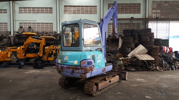 ขาย รถขุด HITACHI รุ่น EX35 มือสองญี่ปุ่น  แทรกเหล็ก หัวเก๋งสวย สลักบูทเอวแน่น  100\% ทำงานไว ระบบดี พร้อมใช้งาน มือถือ/LINE ID : 0818753444