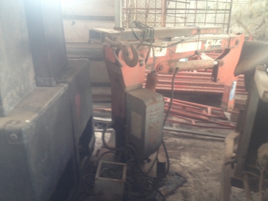 ขาย เครน ตั้ง บนรถ หรือ ติดตั้ง คัดแปลง ใช้ยกของ 1ตันได้ ใช้ไฟ 24โวล   ใช้งานได้เลย ขาย30000