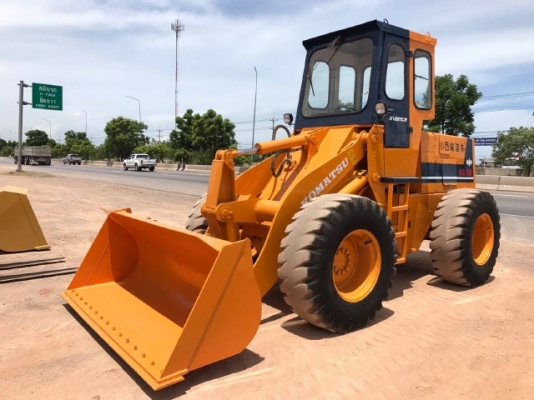 ขายรถตักล้อยาง KOMATSU 510 กรองเดี่ยว รถนอกนำเข้าจากญี่ปุ่น สภาพสวยพร้อมใช้ มีVDOการทำงานครับ