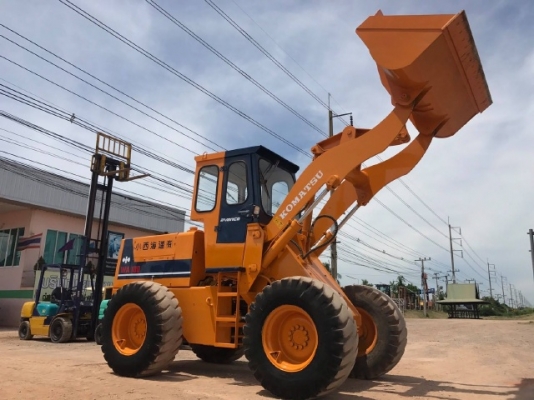 ขายรถตักล้อยาง KOMATSU 510 กรองเดี่ยว รถนอกนำเข้าจากญี่ปุ่น สภาพสวยพร้อมใช้ มีVDOการทำงานครับ