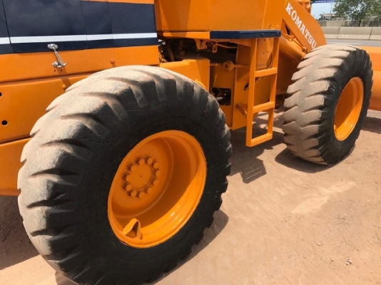 ขายรถตักล้อยาง KOMATSU 510 กรองเดี่ยว รถนอกนำเข้าจากญี่ปุ่น สภาพสวยพร้อมใช้ มีVDOการทำงานครับ