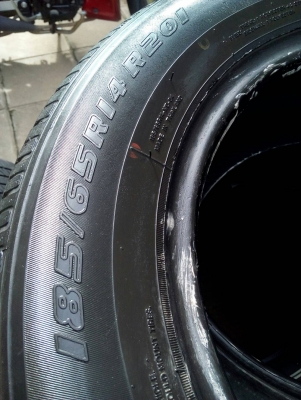 ยางรถเก๋ง ขอบ14 เบอร์ 185/65R14 มี 3 เส้น และเบอร์ 175/65R14 มี 1 เส้น รวมชุด 4 เส้น โทร.081-427-3941 ยางรถเก๋ง ขอบ14 เบอร์ 185/65R14 มี 3 เส้น และเบอร์ 175/65R14 มี 1 เส้น รวมชุด 4 เส้น โทร.081-427-3941