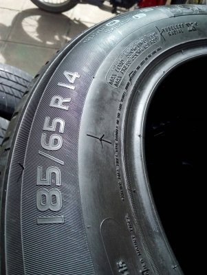 ยางรถเก๋ง ขอบ14 เบอร์ 185/65R14 มี 3 เส้น และเบอร์ 175/65R14 มี 1 เส้น รวมชุด 4 เส้น โทร.081-427-3941 ยางรถเก๋ง ขอบ14 เบอร์ 185/65R14 มี 3 เส้น และเบอร์ 175/65R14 มี 1 เส้น รวมชุด 4 เส้น โทร.081-427-3941