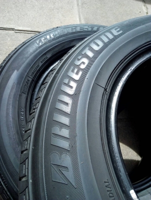 205/65R15  BRIDGESTONE TURANZA GR-90 ปี14  มี 2 เส้น  โทร.081-427-3941 ตจว.ส่งได้ครับ