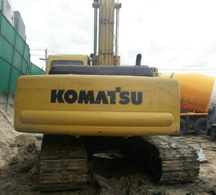 PC 200-6 สภาพพร้อมใช้งาน เครื่องโคมัสสุซีเรียน 92972 ไฟฟ้าติดแอร์เย็น แผ่นสวย โซ่สวย ราคา 690,000 บาท รถภาคกลาง