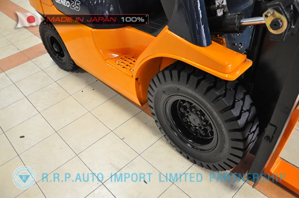 ขายรถโฟล์คลิฟท์มือสอง TOYOTA รุ่น 7FD25-12723 นำเข้าจากประเทศญี่ปุ่น 100\% ไม่เคยใช้งานในไทย