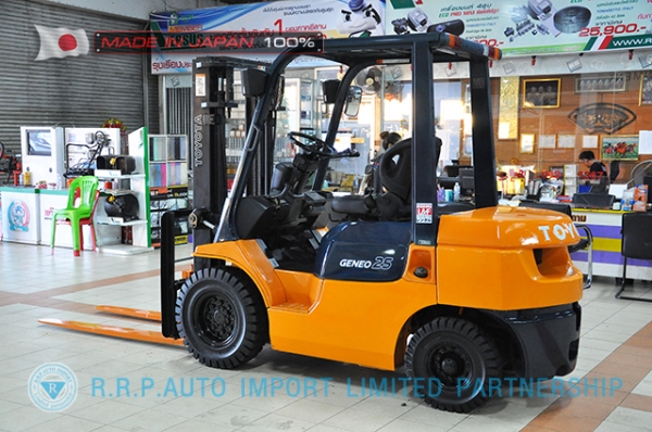 ขายรถโฟล์คลิฟท์มือสอง TOYOTA รุ่น 7FD25-12723 นำเข้าจากประเทศญี่ปุ่น 100\% ไม่เคยใช้งานในไทย