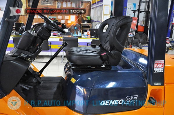 ขายรถโฟล์คลิฟท์มือสอง TOYOTA รุ่น 7FD25-12723 นำเข้าจากประเทศญี่ปุ่น 100\% ไม่เคยใช้งานในไทย