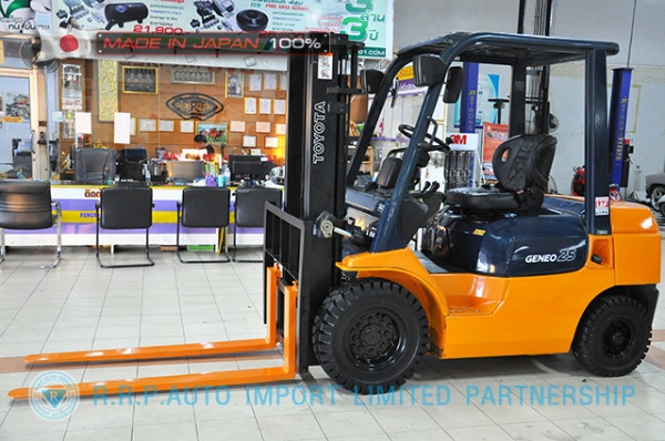 ขายรถโฟล์คลิฟท์มือสอง TOYOTA รุ่น 7FD25-12723 นำเข้าจากประเทศญี่ปุ่น 100\% ไม่เคยใช้งานในไทย