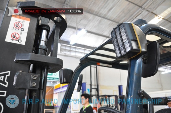 ขายรถโฟล์คลิฟท์มือสอง TOYOTA รุ่น 7FD25-12723 นำเข้าจากประเทศญี่ปุ่น 100\% ไม่เคยใช้งานในไทย