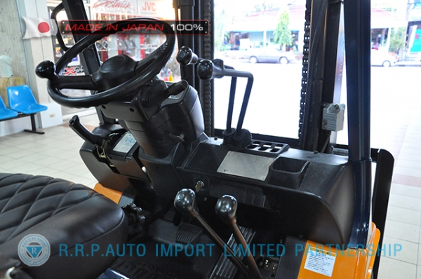 ขายรถโฟล์คลิฟท์มือสอง TOYOTA รุ่น 7FD25-12723 นำเข้าจากประเทศญี่ปุ่น 100\% ไม่เคยใช้งานในไทย