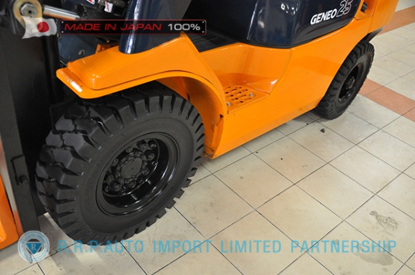 ขายรถโฟล์คลิฟท์มือสอง TOYOTA รุ่น 7FD25-12723 นำเข้าจากประเทศญี่ปุ่น 100\% ไม่เคยใช้งานในไทย