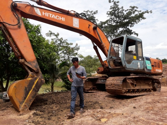 ขายแบ็คโฮHITACHI 200-3 สภาพใช้งานได้เอกสารเล่มทะเบียน ราคา420,000บ. สนใจ 0835601591 หรือ 0903494058