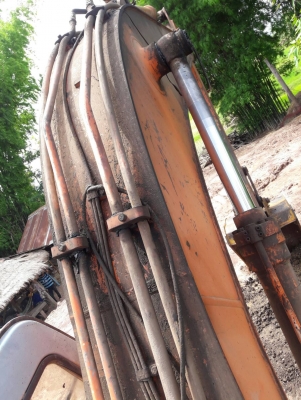 ขายแบ็คโฮHITACHI 200-3 สภาพใช้งานได้เอกสารเล่มทะเบียน ราคา420,000บ. สนใจ 0835601591 หรือ 0903494058