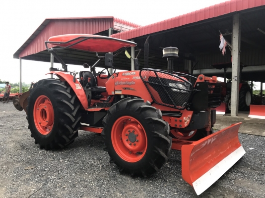 ขายรถไถคูโบต้า M9540 4WD2เพลา ทุกระบบสมบูรณ์  ????พร้อมอุปกรณ์ใบมีดหน้าและผานบุก ????ราคา 728000 บาท #พร้อมส่งฟรีถึงบ้าน ????โทรสอบถามได้เลยค่ะ 081-9136451 ????ขอดูรูปทาง Line:Bow6451  ????รถสวย สภาพพร้อมใช้งาน   ????เครื่องดี เกียร์ดี ยางดีทั้ง 4 เส้น ตร