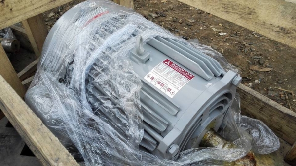 ** SOLD ** Rare item!! ** มอเตอร์ Mitsubishi 5 HP 220V Type SCL-KR ของใหม่นอนลังรุ่นใหม่ชนช้อป!!