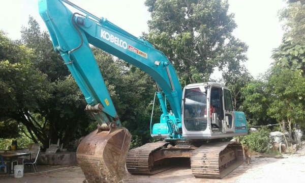 ขายรถแบคโฮ KOBELCO SK200-6 Yn10 สภาพและระบบการทำงานดี เอกสารเล่มทะเบียนพร้อมโอน