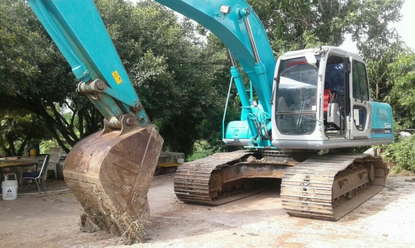 ขายรถแบคโฮ KOBELCO SK200-6 Yn10 สภาพและระบบการทำงานดี เอกสารเล่มทะเบียนพร้อมโอน ขายรถแบคโฮ KOBELCO SK200-6 Yn10 สภาพและระบบการทำงานดี เอกสารเล่มทะเบียนพร้อมโอน