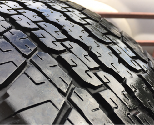 ยาง Bridgestone 245 70 16 ปี17 มี4ชุด ดอกเต็ม ไม่มีปะ เนื้อนิ่มๆ ใช้ยาว ราคาไม่แพง