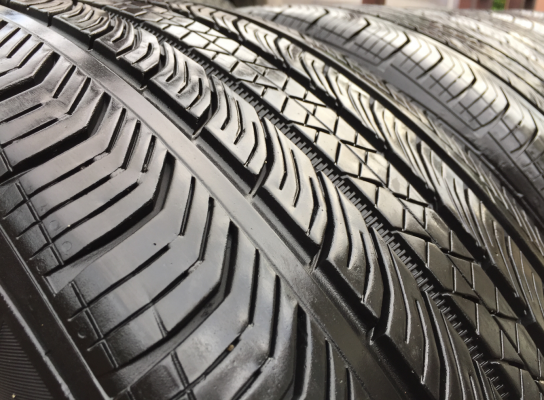 ยาง Continental 245 50 18 สิ้นปี16 มี2ชุด ดอกเต็ม ไม่มีปะ เนื้อนิ่มๆ ใช้ยาว ราคาไม่แพง