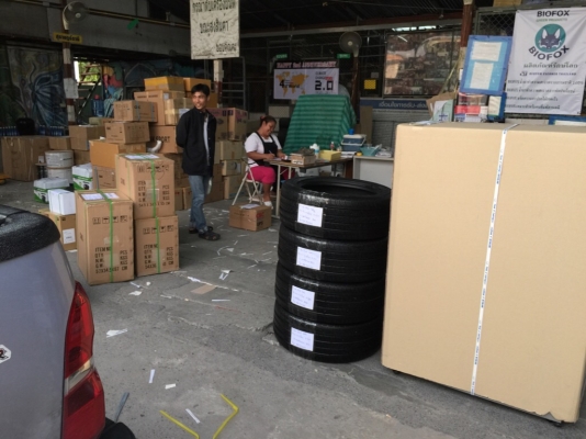 ยาง Continental 245 50 18 สิ้นปี16 มี2ชุด ดอกเต็ม ไม่มีปะ เนื้อนิ่มๆ ใช้ยาว ราคาไม่แพง