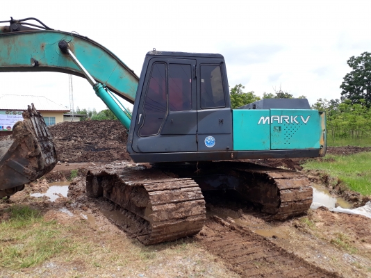 ขายด่วน KOBELCO SK200 MART ll สภาพพร้อมใช้งาน เครื่องปั้มดีเยี่ยม โซ่ช่วงล่างสวย เอวแน่น รถใช้งานอยู่ทุกวัน ทำงานเร็วไม่โหลด เอกสารสัญญาซื้อขาย สนใจสอบถาม 093-0764943  088-3223272 k ตั้ม