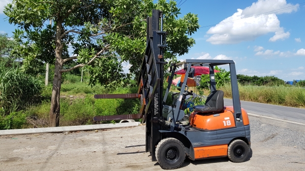 ขายด่วนรถยก TOYOTA6FG18ยก2 ตันเสาสูง4เมตรงาหมูนยางตัน4เส้นทำงานน้อยแค่3,864รถนอกนำเข้ายังไม่เคยใช้งานในเมืองไทยเลย