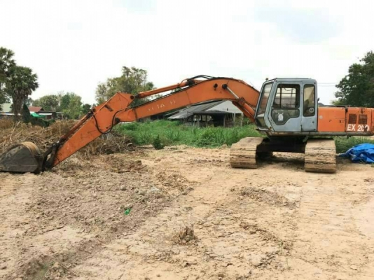 ขาย 425,000 HITACHI EX200-2 SUPER เครื่องดี ปั้มแรง โช่หนา เอวแน่น ไฟฟ้าครบ เอกสารเล่มทะเบียน รถอยู่ จ.สุรินทร์  090-772-3710 090-772-3708