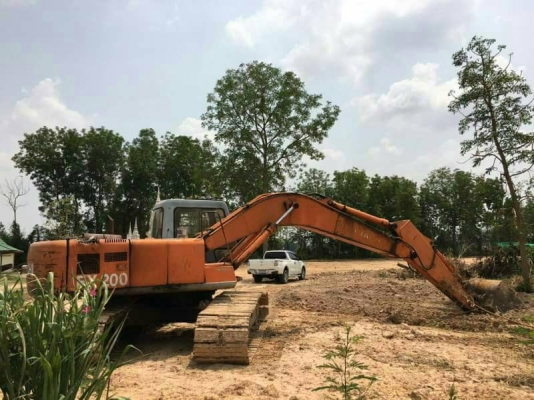 ขาย 425,000 HITACHI EX200-2 SUPER เครื่องดี ปั้มแรง โช่หนา เอวแน่น ไฟฟ้าครบ เอกสารเล่มทะเบียน รถอยู่ จ.สุรินทร์  090-772-3710 090-772-3708