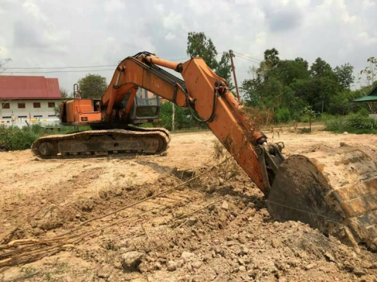 ขาย 425,000 HITACHI EX200-2 SUPER เครื่องดี ปั้มแรง โช่หนา เอวแน่น ไฟฟ้าครบ เอกสารเล่มทะเบียน รถอยู่ จ.สุรินทร์  090-772-3710 090-772-3708