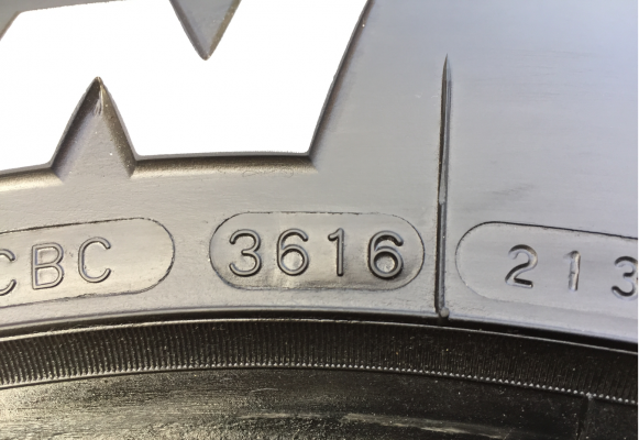 ยาง Mud Maxxis 265 75 16 ปลายปี16 ดอกเต็ม สวยคม ใช้ยาว ราคไม่แพง