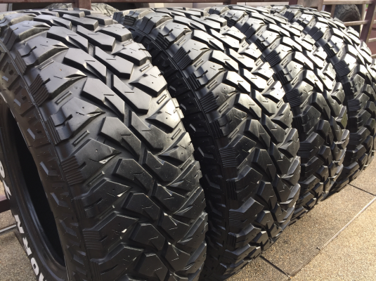 ยาง Mud Maxxis 265 75 16 ปลายปี16 ดอกเต็ม สวยคม ใช้ยาว ราคไม่แพง